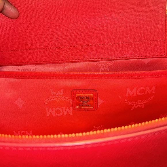 Authentic MCM Nouvo Saffiano Handbag missing Cross Body Strap EUC in Tomato Red - Picture 6 of 17